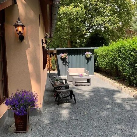 Romantisch 'het Vogelhuisje' *